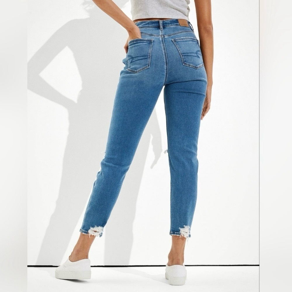 American Eagle Soft Knit High Rise Mom Jeans Distressed Raw Hem Size 2 - Picture 3 of 13